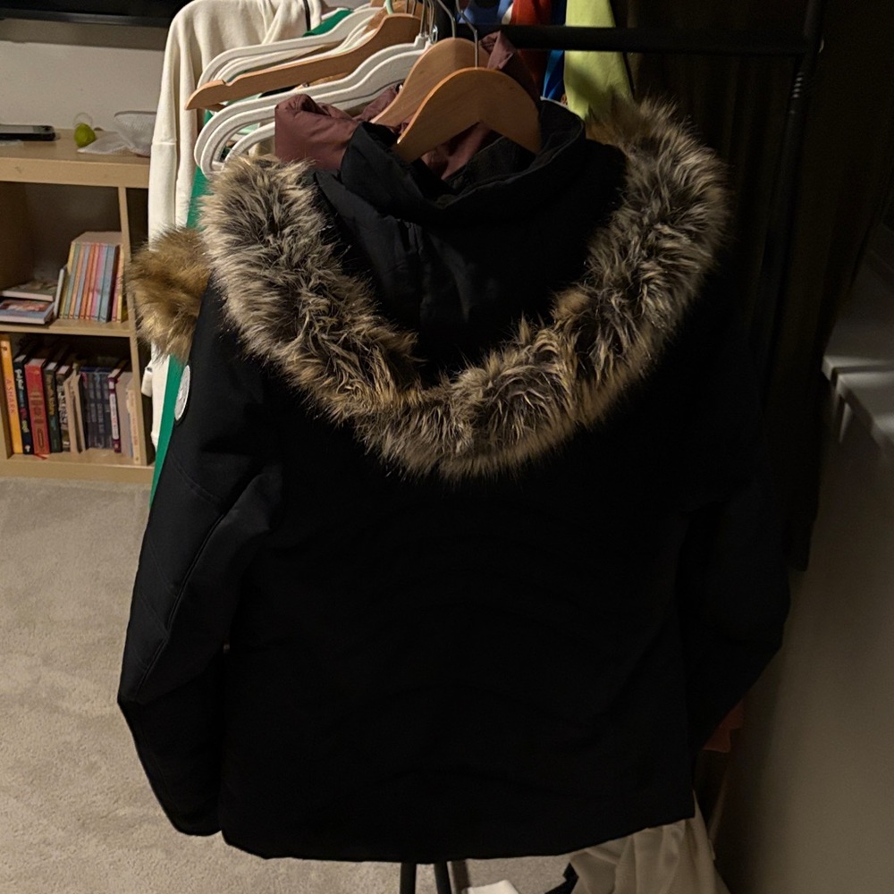 Obermeyer Black Puffer Jacket with Fur Trim - Picture 4 of 5
